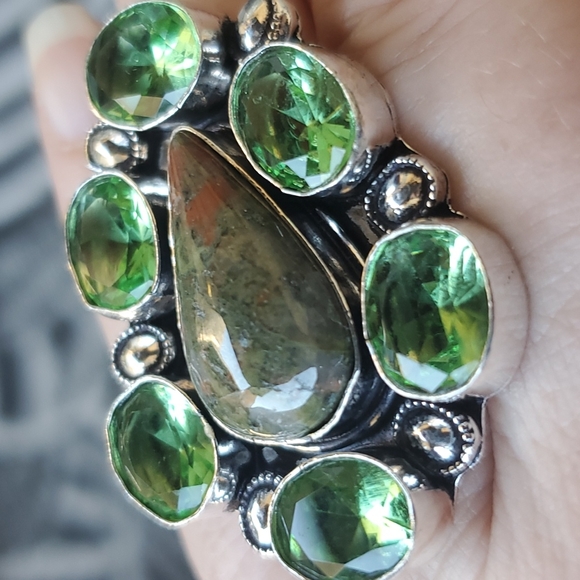 New Unakite and Tsavorite 925 Silver Statement Ring. - Picture 9 of 16